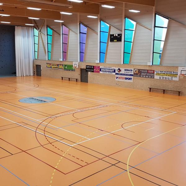 Intérieur de la salle multifonctions